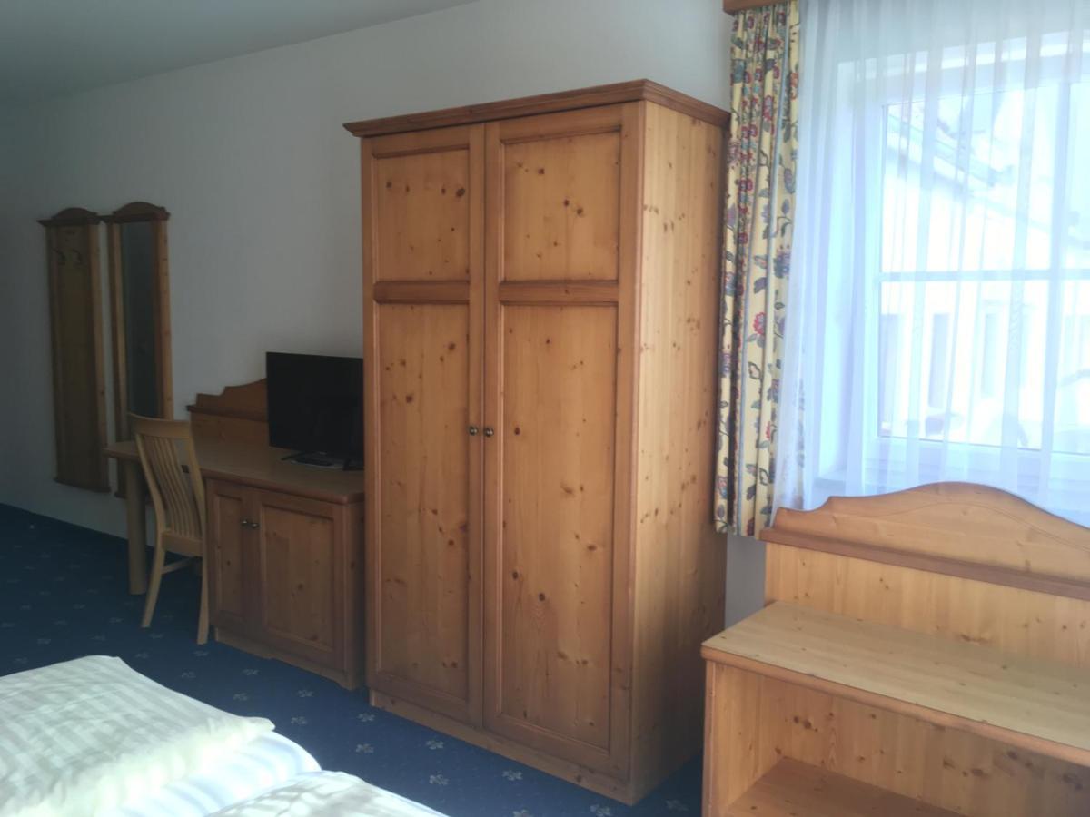 Hotel Gasthof Familie Czepl Ernsthofen Buitenkant foto